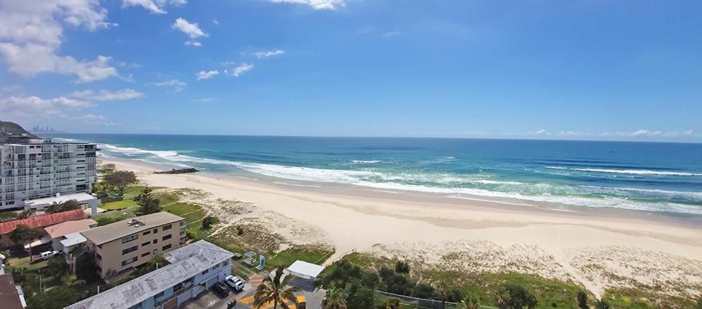19Th Avenue On The Beach Gold Coast Exterior photo